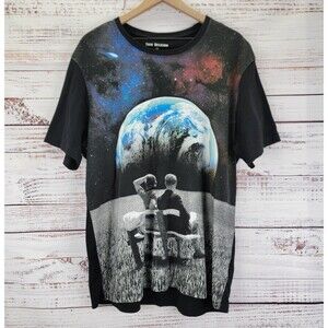 True Religion World Tour T Shirt Mens Size 2XL Black Earth Gazing Graphic Print
